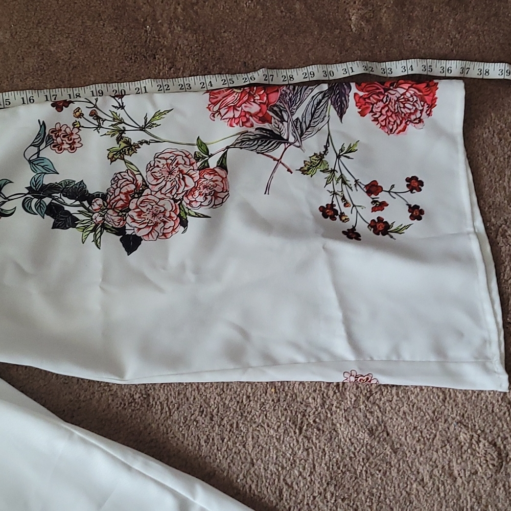 COPY - Crop pant wide leg white with flowers - Picture 4 of 10